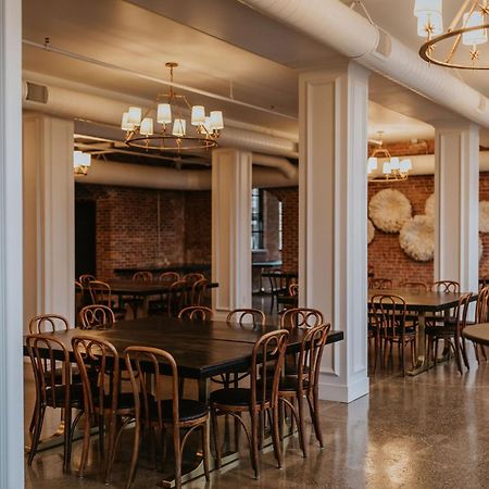 Hatchery Hotel & Event Center La Crosse Buitenkant foto