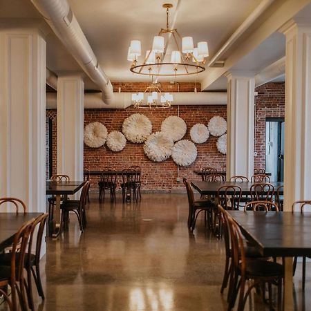 Hatchery Hotel & Event Center La Crosse Buitenkant foto