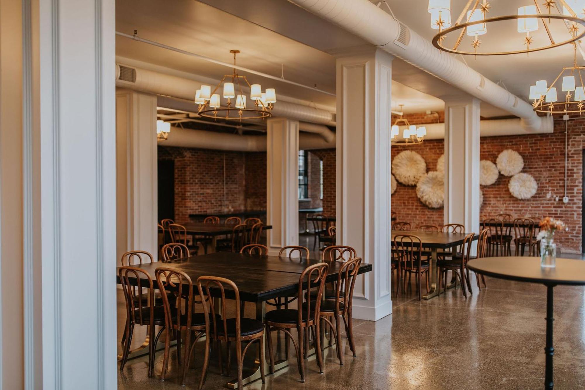 Hatchery Hotel & Event Center La Crosse Buitenkant foto