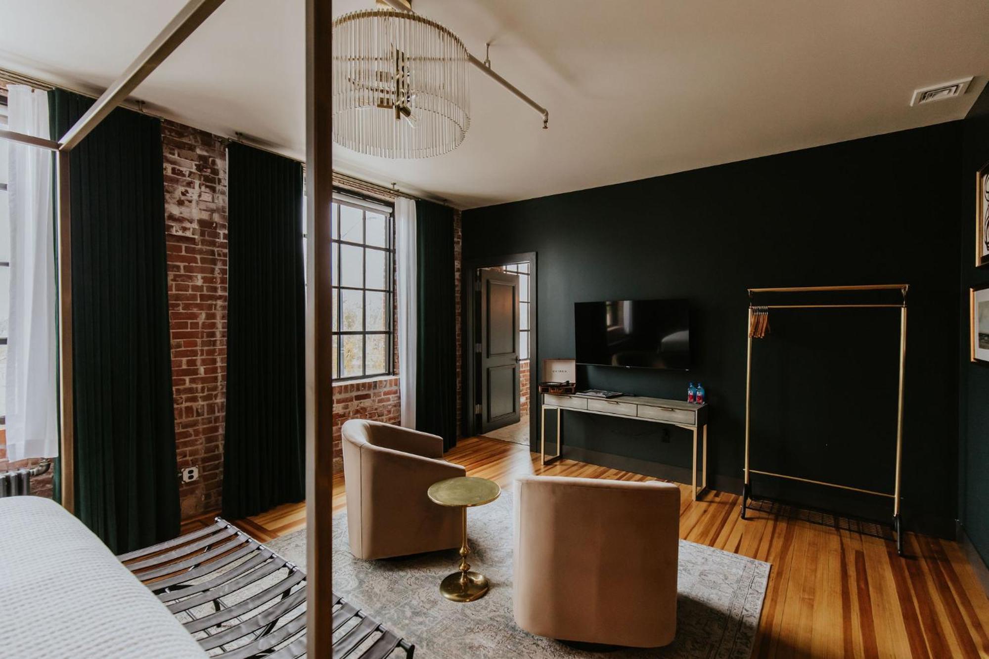 Hatchery Hotel & Event Center La Crosse Buitenkant foto