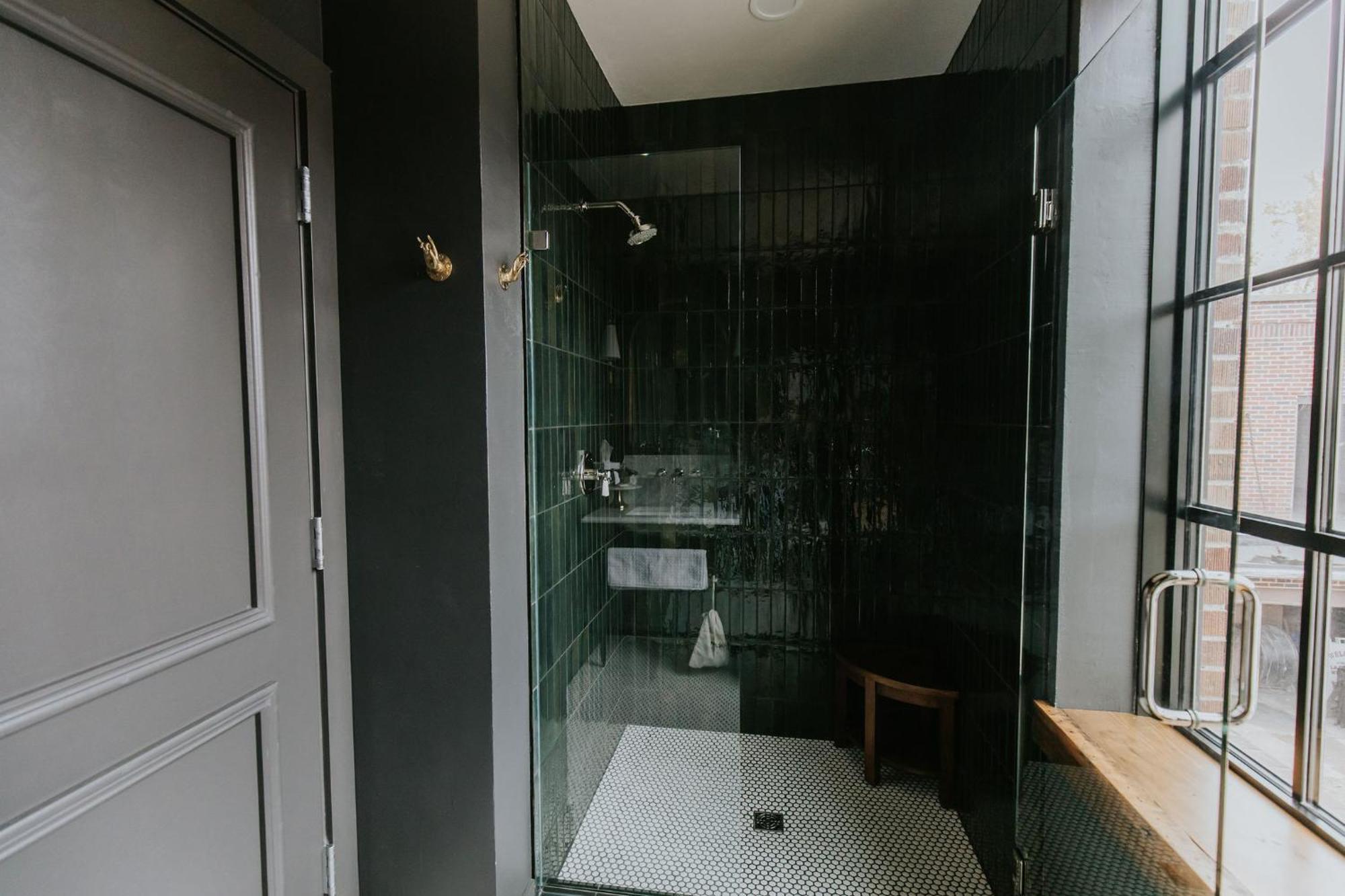 Hatchery Hotel & Event Center La Crosse Buitenkant foto