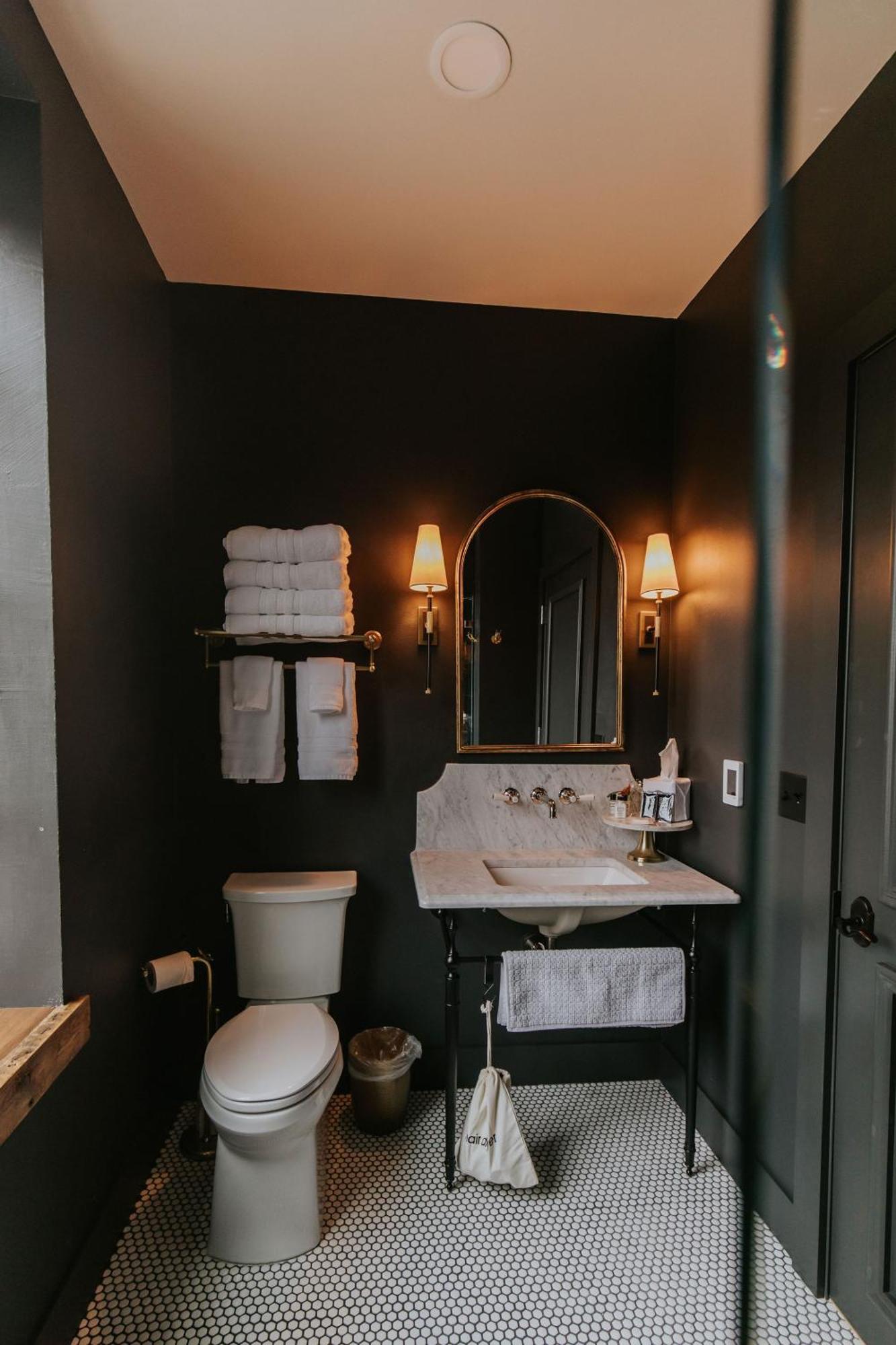 Hatchery Hotel & Event Center La Crosse Buitenkant foto